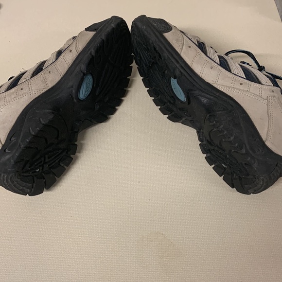 Brooks Hiking Runners (8) - Picture 7 of 7